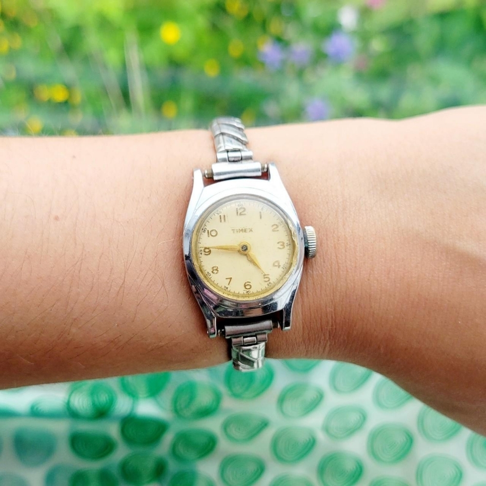Classic Timex Silver & Gold Classic Stretch Watch - Picture 3 of 8